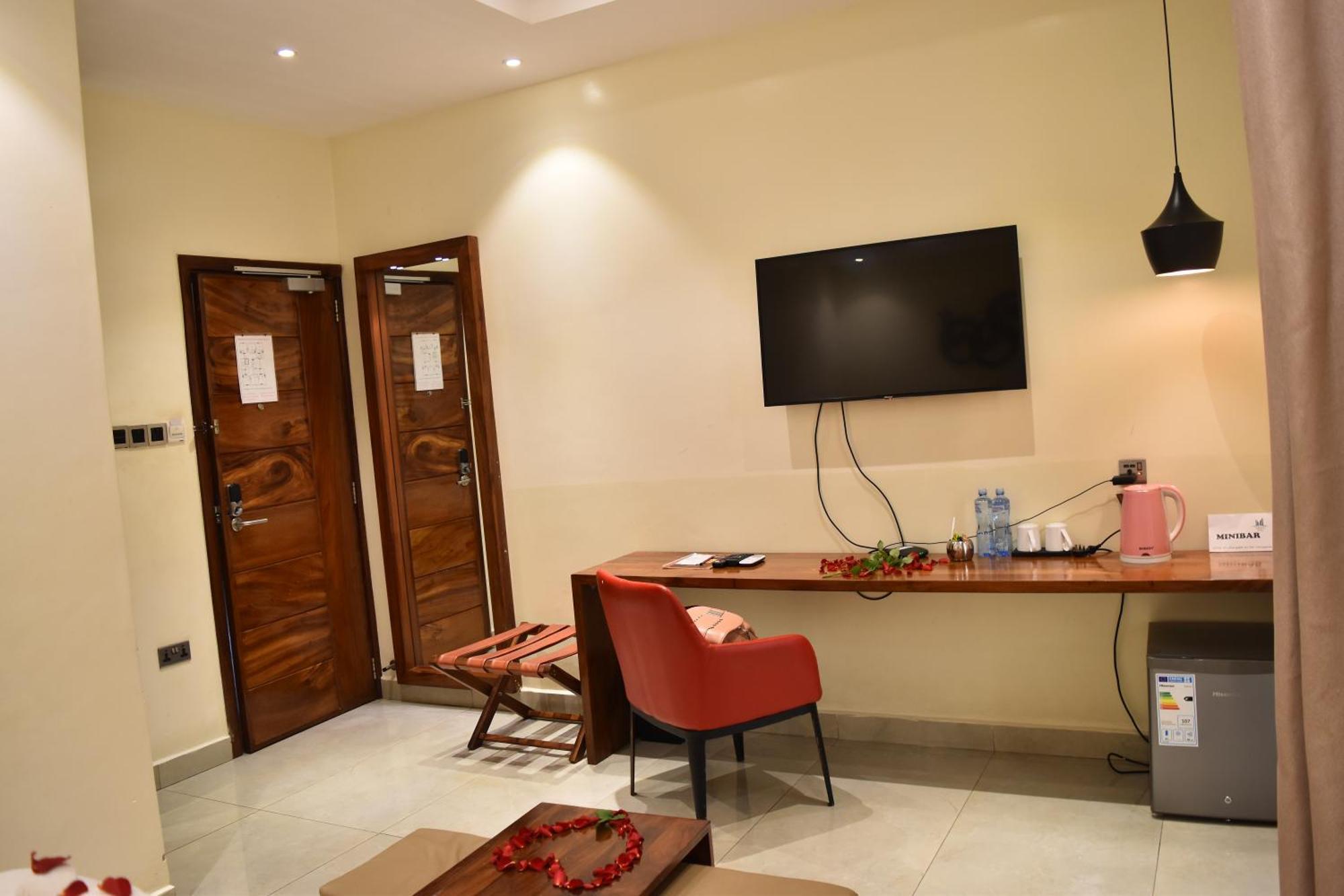 Millennium Terrace Hotel Кампала Экстерьер фото